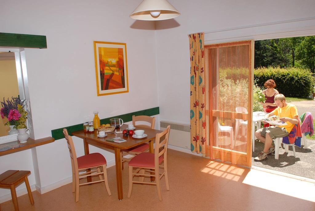 Vvf Les Cevennes Hotel Bedoues Room photo